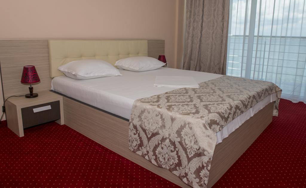 Hotel Romantic Mamaia Eksteriør billede
