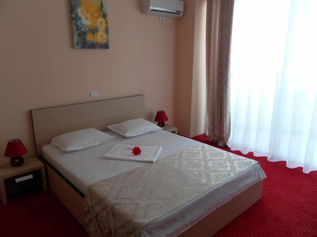 Hotel Romantic Mamaia Eksteriør billede